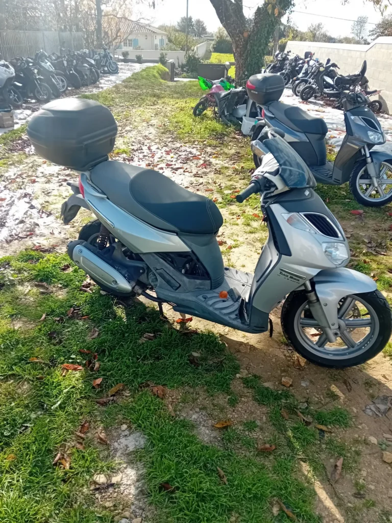 aprilia sportcity 125 année 2008